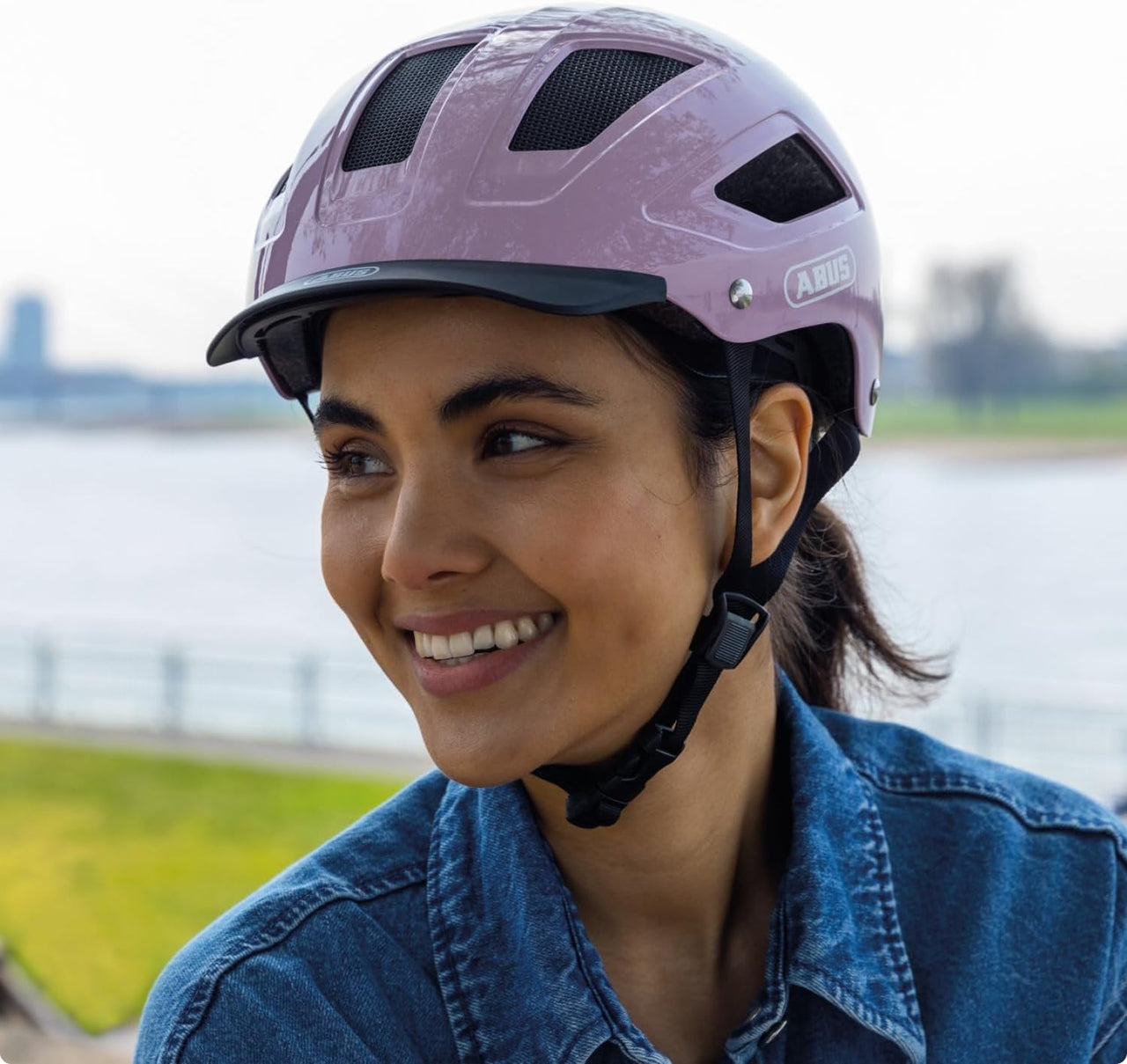 ABUS Stadthelm Hyban 2.0 - Fahrradhelm Mit Rücklicht, Abs-Hartschale, Guter Passform - Für Damen Und Herren